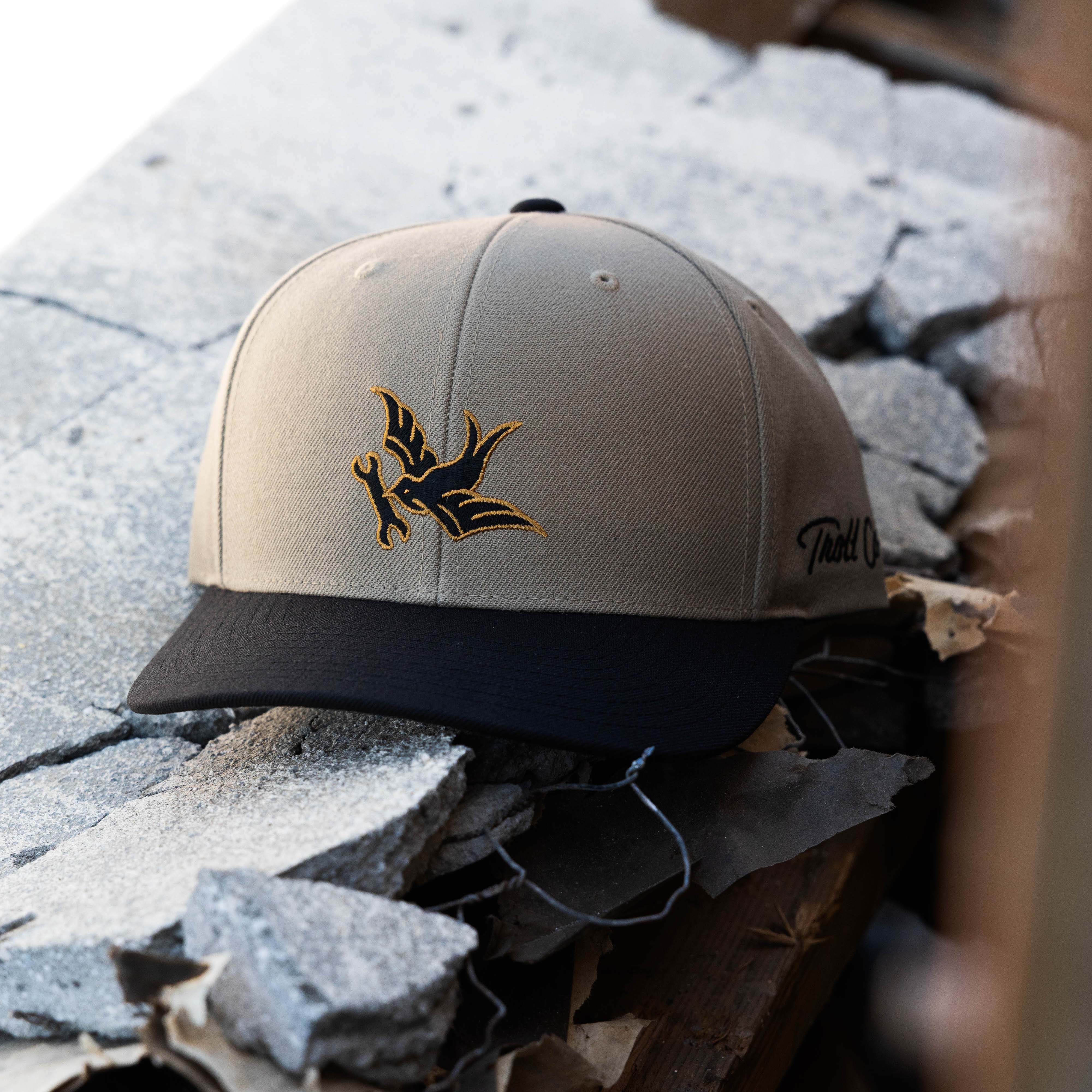 Sparrow Curved Brim Hat - Color: Putty Black